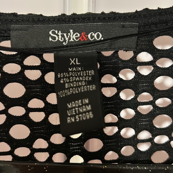 Small knit cardigan. Black - Picture 2 of 3